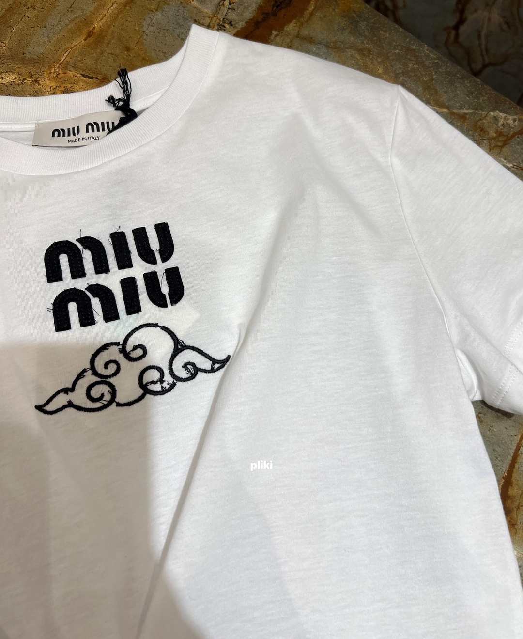 미우미우-레플리카-로고-자수-티셔츠-명품 레플리카 미러 SA급